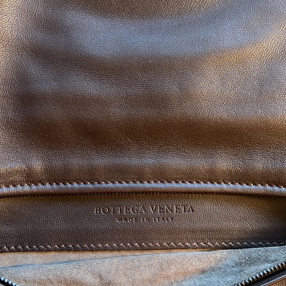 Bottega Veneta Intrecciato Leather Twist Lock Flap Clutch - Picture 9 of 11